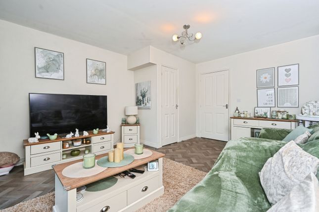 21, Newlove Avenue, St. Helens photo 4
