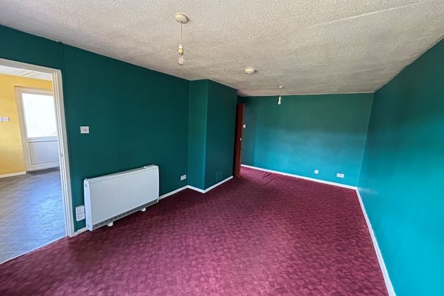 7, Hamilton Drive, Devizes photo 2