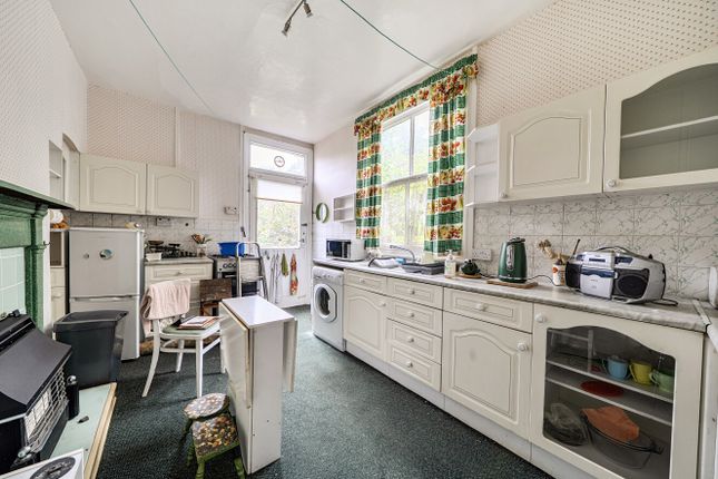 3, Belgrave Mount, Wakefield photo 4