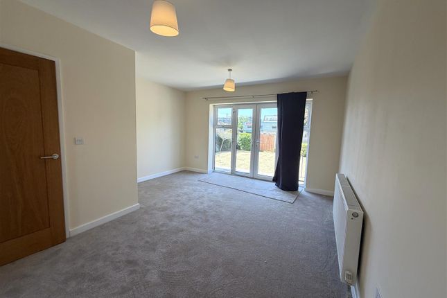 2, Penfield House, Uxbridge photo 3