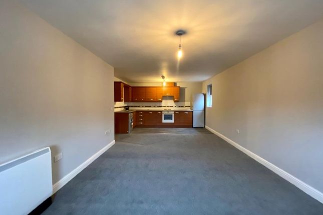 Flat to rent in Thomasson Court, Bolton