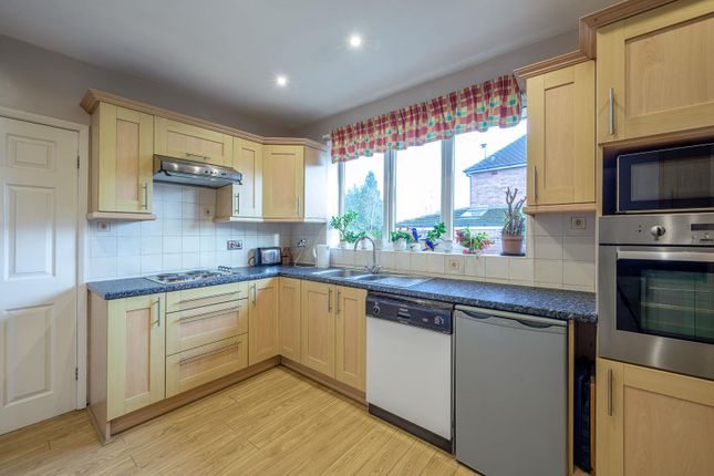 40, Essex Avenue, Kingswinford photo 3