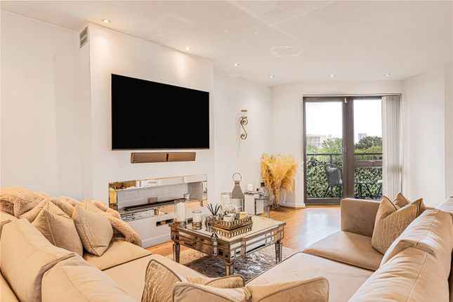 Apartment 305, 417, Wick Lane, London photo 3