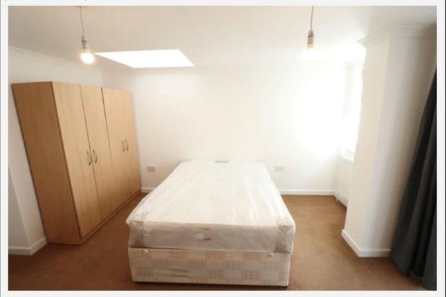 Flat to rent in Cann Hall Road, London