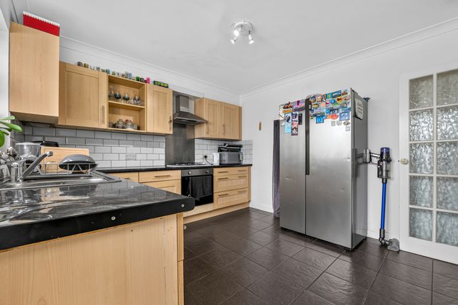 4 Rushcliffe Road, Grantham photo 4
