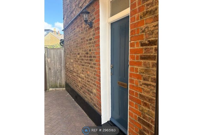 Acre Road, Kingston Upon Thames photo 2