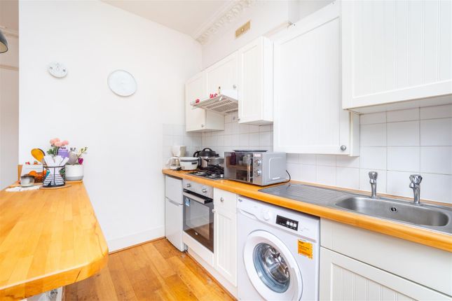 2, 51, St. James Road, Sutton photo 3