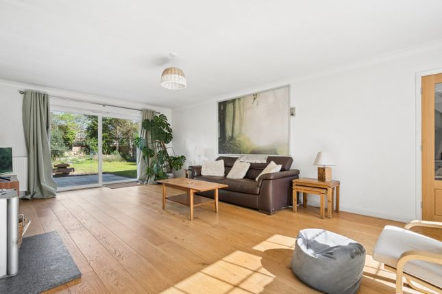 94, Sedgmoor Road, High Wycombe photo 4