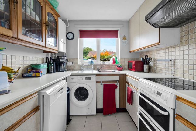 2 Belvoir Close, Nottingham photo 4