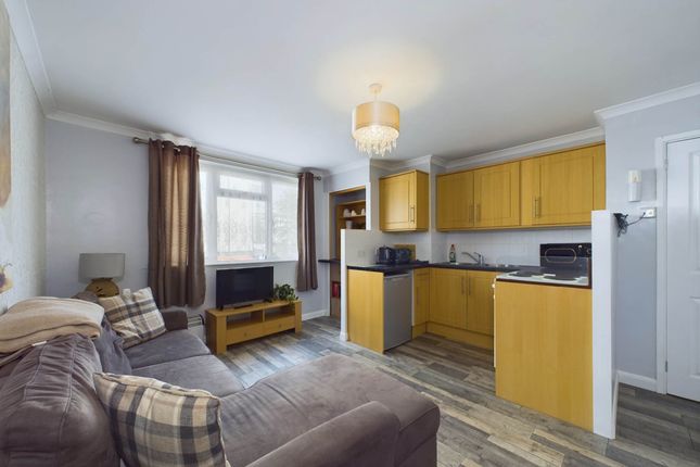 Apartment 38, New Esplanade Court, Paignton photo 3