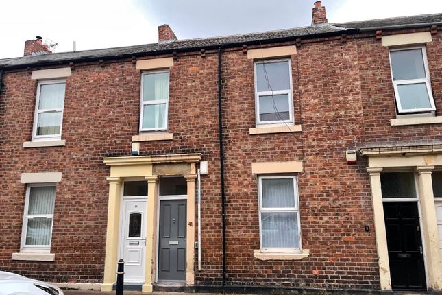 2 bed flat to rent in Seymour Street, North Shields NE29