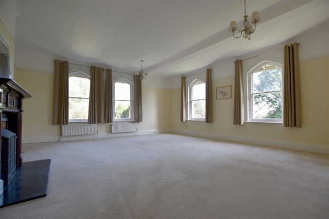 Flat 3, The Rock, Reigate Hill, Reigate photo 3