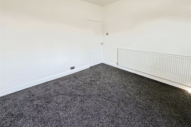 108, Bulkington Road, Warwickshire photo 2