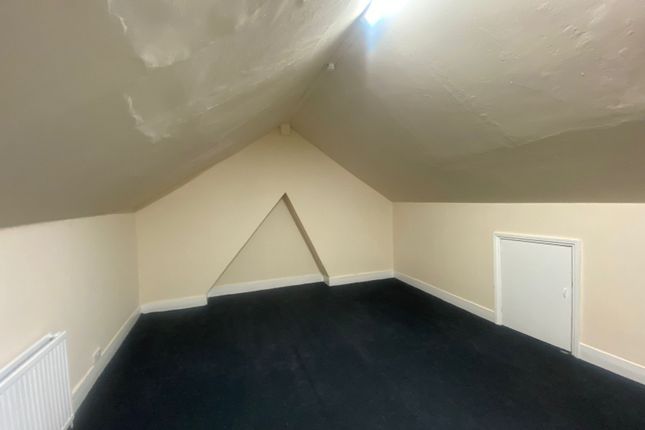 Flat to rent in High Road, Wembley