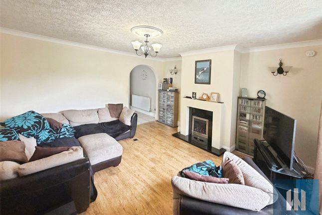 24, Oak Tree Road, Huddersfield photo 4
