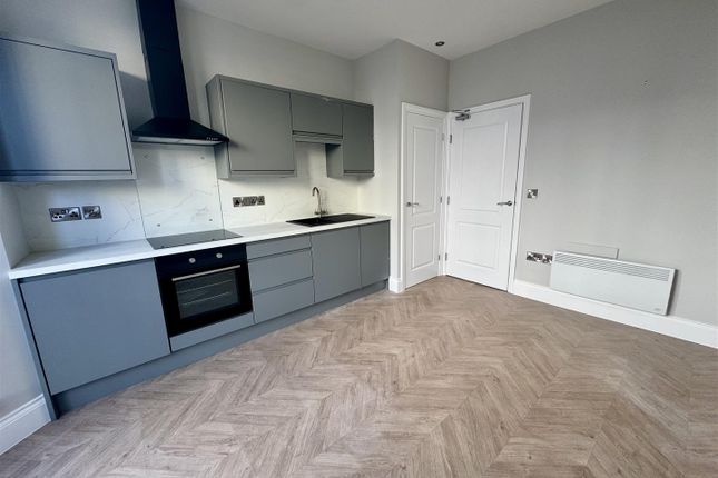 Flat 1, 50-51, Albemarle Crescent, Scarborough photo 3