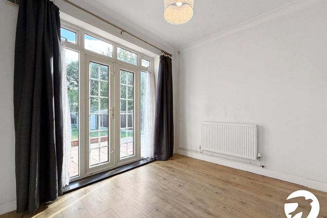88, High Grove, London photo 5