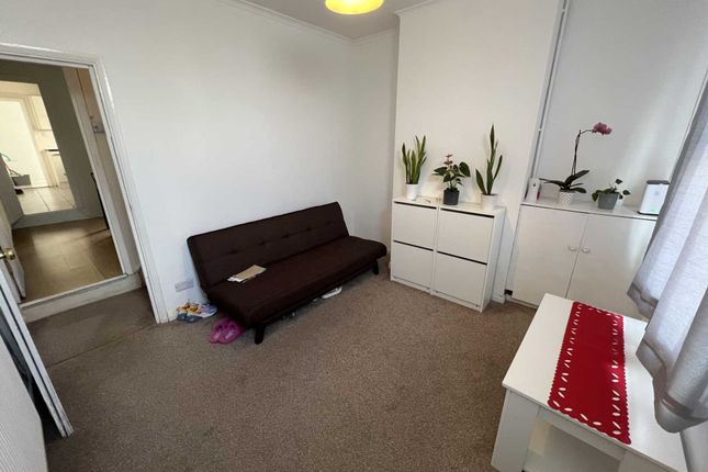 Thumbnail Terraced house to rent in Chequers Street, Luton