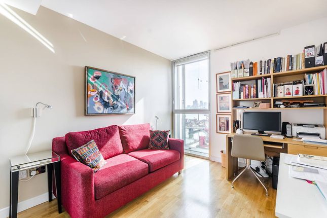Flat to rent in Bermondsey Wall West, Shad Thames, London
