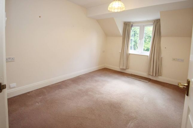 19 Castle Field The Slade, Tonbridge photo 4