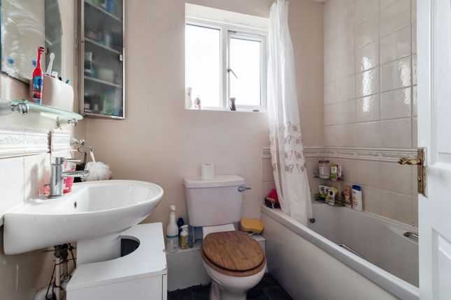 Town house for sale in Revena Close, Colwick, Nottingham, Nottinghamshire