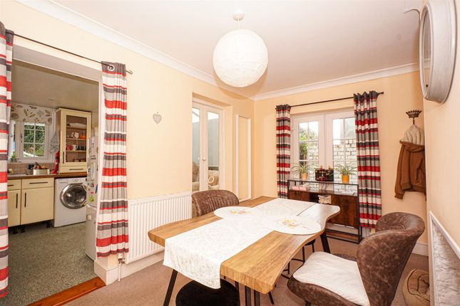 82, Fairlight Road, Hastings photo 4