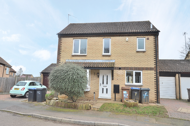Detached house to rent in Hall Piece Close, Northampton