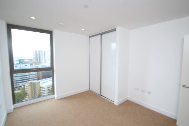 Flat to rent in 1 Caithness Walk, Croydon