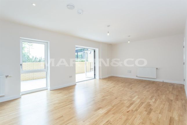 128 Falcondale Court, Lakeside Drive, Park Royal photo 4