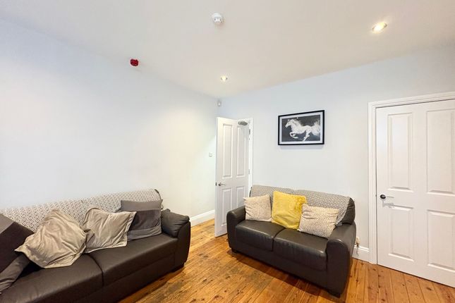160 Radford Boulevard, Nottingham photo 2