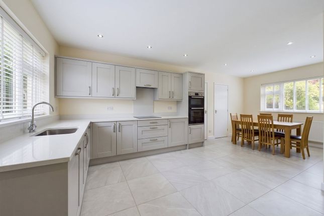 46 Seend Cleeve, Melksham photo 3
