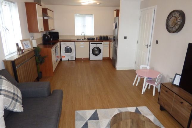 9, Geraint Jeremiah Close, Cwrt Penrhiwtyn photo 4