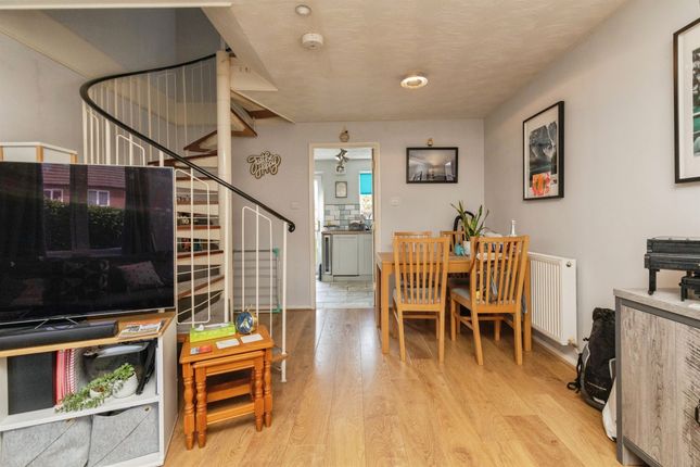 141, Dewfalls Drive, Bristol photo 4