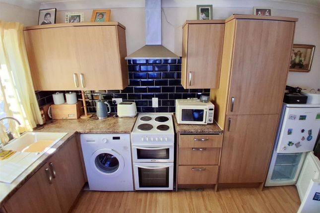 60B, Tudor Road, Hayes photo 3