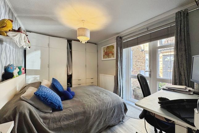 134 Booth Road, London photo 4