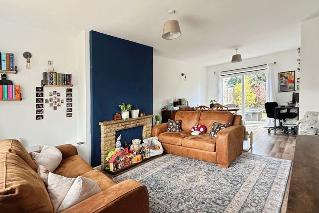 16, Hollis Way, Trowbridge photo 3