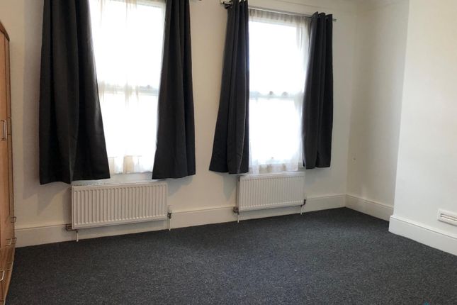 End terrace house to rent in Southfield Road, Enfield