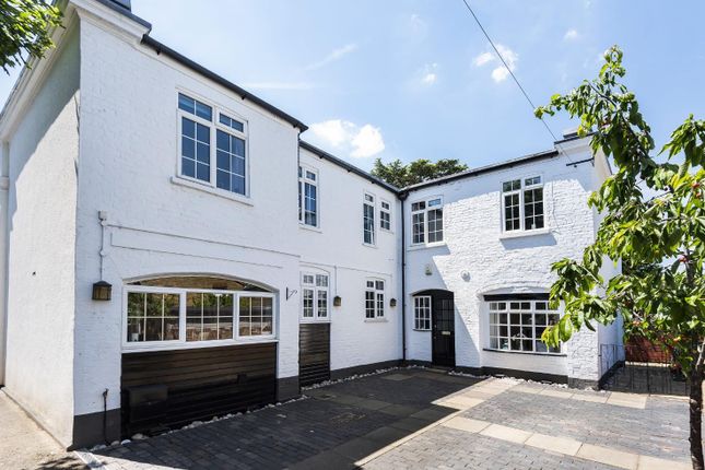 Thumbnail Detached house for sale in Osborne Mews, Windsor