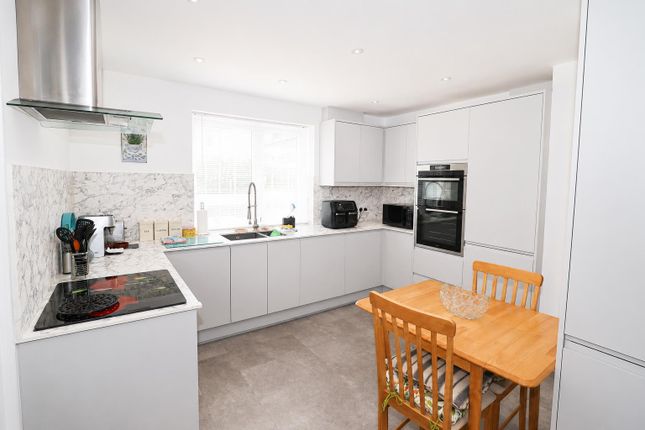 12, Manor Road, Bexhill-on-Sea photo 3