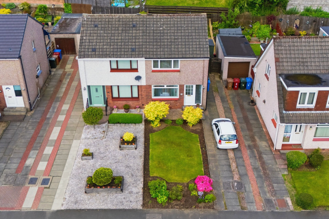 8, Alloway Crescent, Bonnybridge photo 2