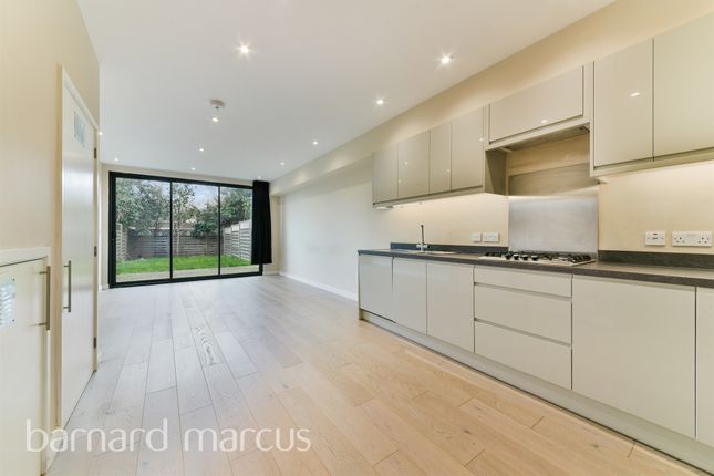 End terrace house for sale in Woodland Way, Mitcham