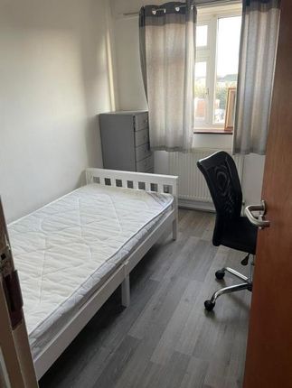 Property to rent in Othello Close, Colchester