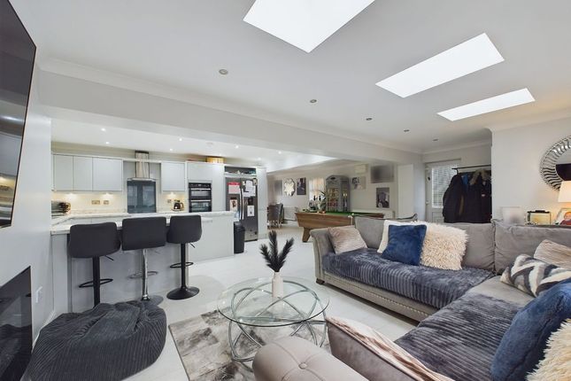 14, Chancel Way, Whitby photo 2