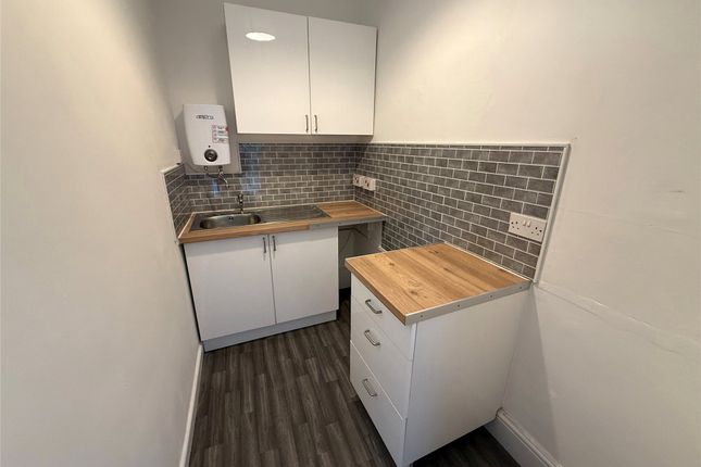 Flat 2, 25, New Street, Devon photo 3