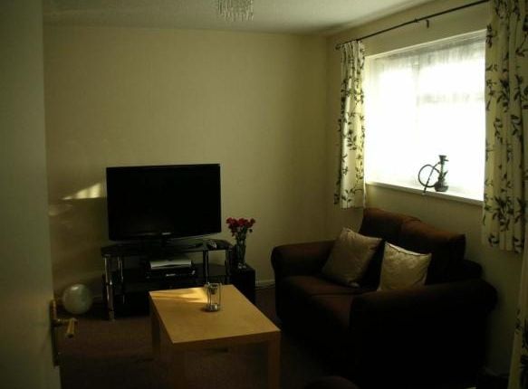 5 Hindhead Close, UXBRIDGE photo 5