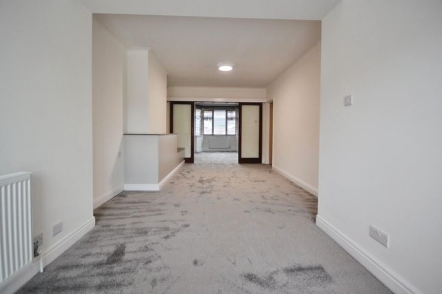 35, Delamere Road, Earley photo 4