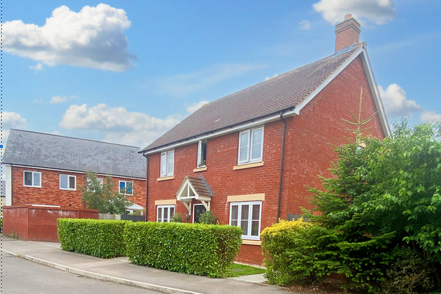 8, Beni Close, Cheltenham photo 2