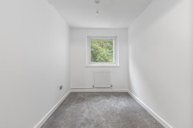 Flat to rent in Columbia House, Bow