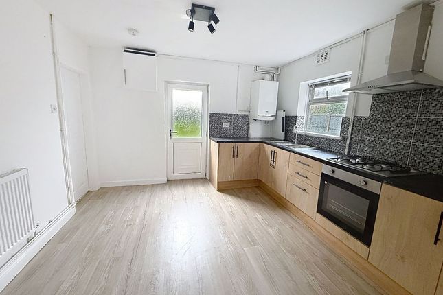 103 Tawney Crescent, Stoke on Trent photo 5