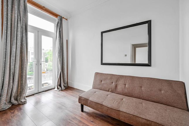 Flat to rent in Shooters Hill Road, Blackheath, London